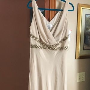NWT Size 18 Cream occasion dress